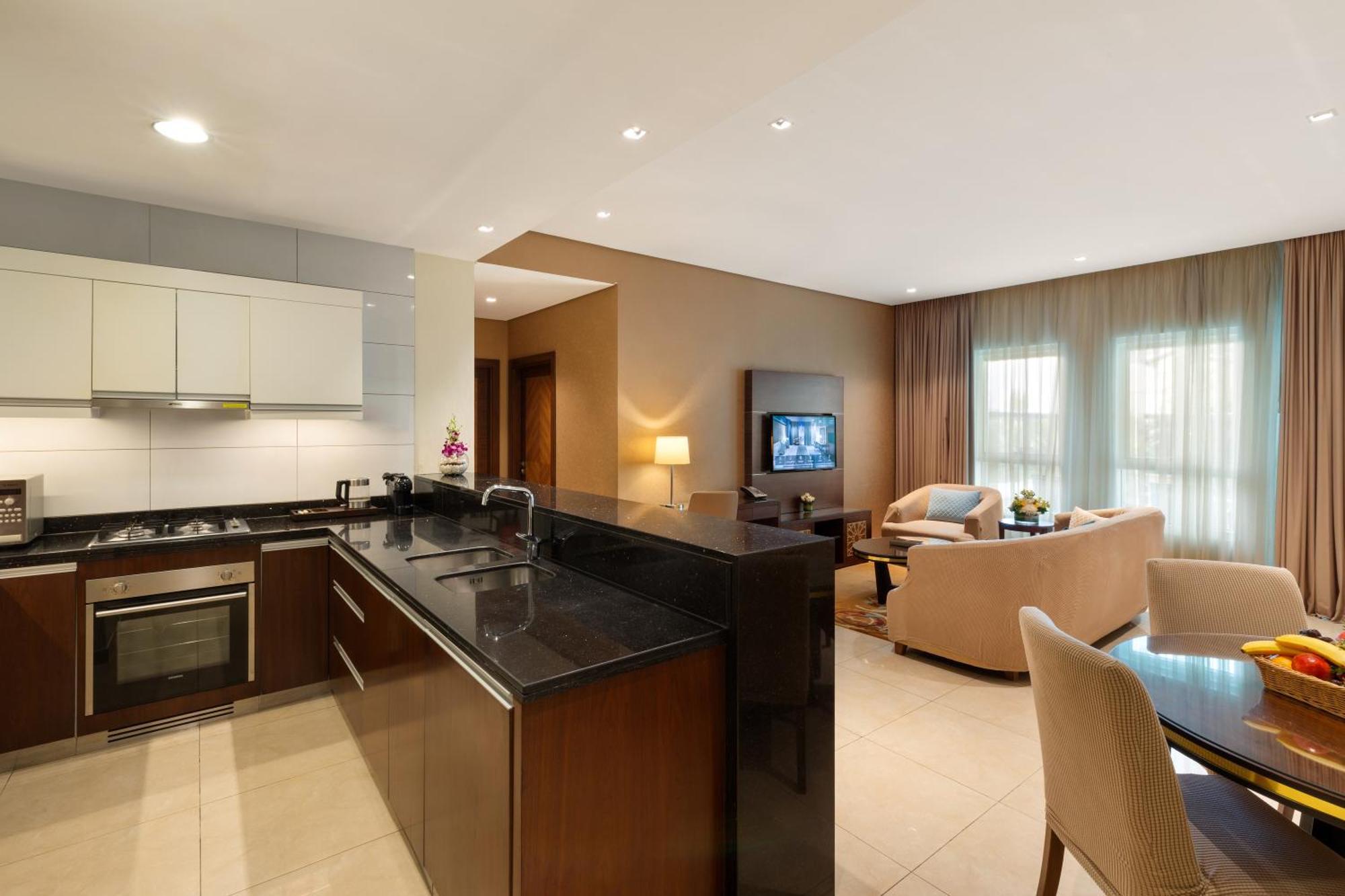 أجنحة رويال كونتيننتال 5* دبي